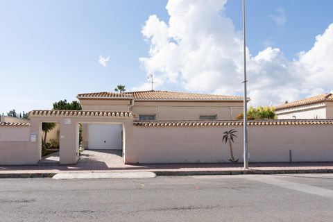 Villa a Playa Flamenca, Alicante, Playa Flamenca - € 585.000 | Ref: 13771 - foto 14