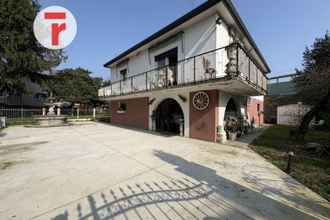 Villa i Padua, Padua, Padua - € 390.000 | Ref: IV211 - foto 1
