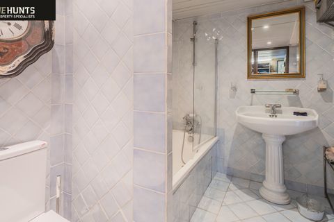 Villa in Nice, Alpes-Maritimes, Nice - € 1.195.000 | Ref: HH-16108396 - foto 15