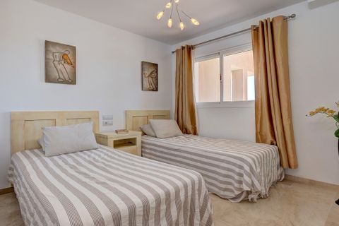 Stadthaus in La Duquesa, Malaga, La Duquesa - € 495.000 | Ref: R5327773 - Foto 18