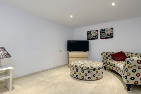Stadthaus in La Duquesa, Malaga, La Duquesa - € 495.000 | Ref: R5327773 - Foto 24
