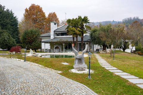 Villa Moncalieri, Turin, Moncalieri - € 10.000/mese | Ref: 11977 - photo 1