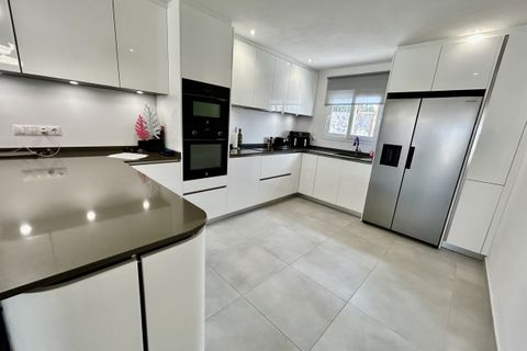 Villa a Cabo Roig, Alicante, Cabo Roig - € 799.000 | Ref: 770516 - foto 11