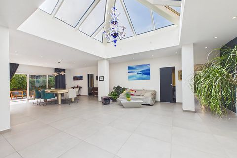 Villa i Le Rouret, Alpes-Maritimes, Le Rouret - € 1.995.000 | Ref: HH-16102705 - foto 8