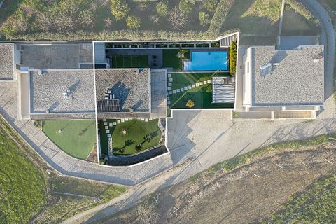 Villa i Guimaraes, Braga, Guimaraes - € 550.000 | Ref: 121751324-335 - foto 1