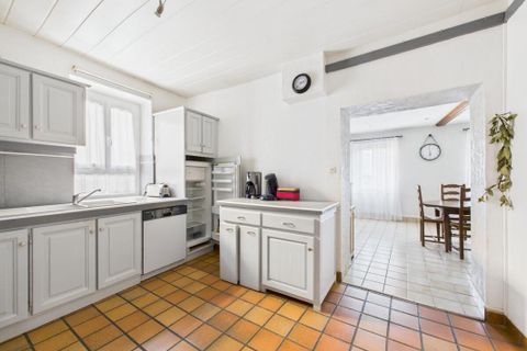 Villa a Volvic, Puy-de-Dome, Volvic - € 197.000 | Ref: 85000 - foto 4