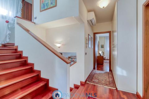 Villa a Padua, Padua, Padua - € 750.000 | Ref: M2103 - foto 11