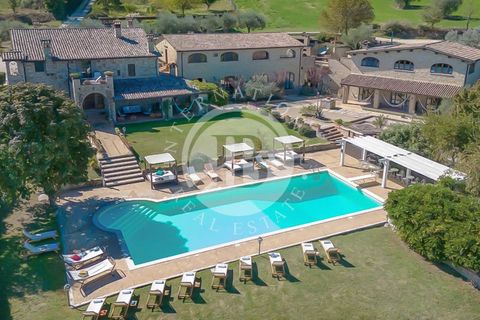 Villa i Todi, Perugia, Todi - € 1.490.000 | Ref: UR 4 - foto 1