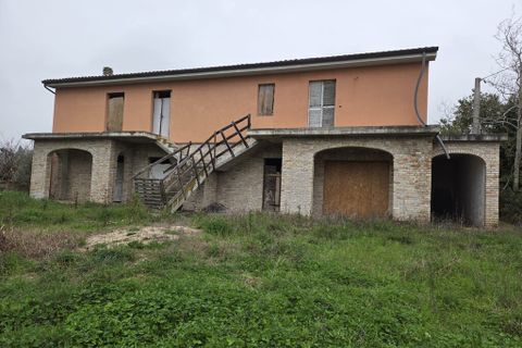 Farm hus i Montecosaro, Macerata, Montecosaro - € 470.000 | Ref: MC3-46458 - foto 1