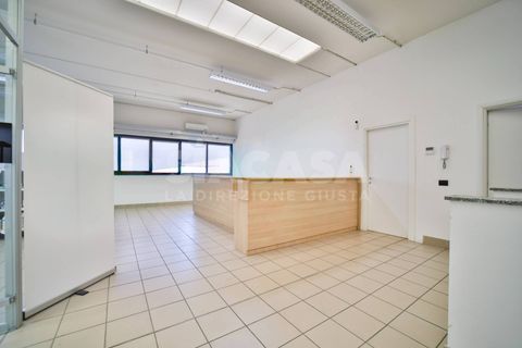 Erhvervsejendom i Vimercate, Monza and Brianza, Vimercate - € 550.000 | Ref: CAP.VIMERCATE-TS550V - foto 2