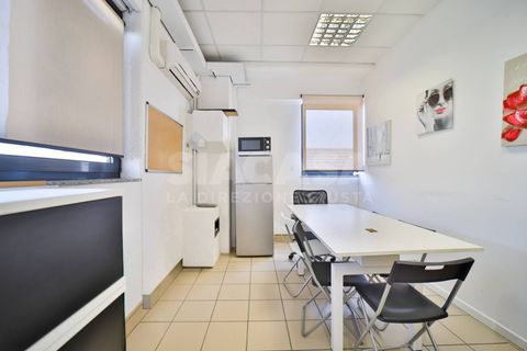 Erhvervsejendom i Vimercate, Monza and Brianza, Vimercate - € 550.000 | Ref: CAP.VIMERCATE-TS550V - foto 4