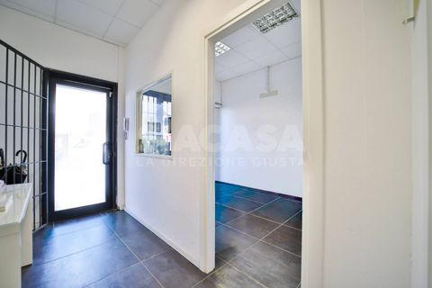 Erhvervsejendom i Vimercate, Monza and Brianza, Vimercate - € 550.000 | Ref: CAP.VIMERCATE-TS550V - foto 12