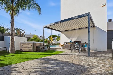 Villa i Empuriabrava, Gerona, Empuriabrava - € 698.000 | Ref: W-048UH1 - foto 8