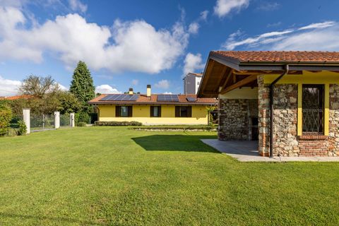 Villa i Angera, Varese, Angera - € 695.000 | Ref: W-046C6U-941913 - foto 1