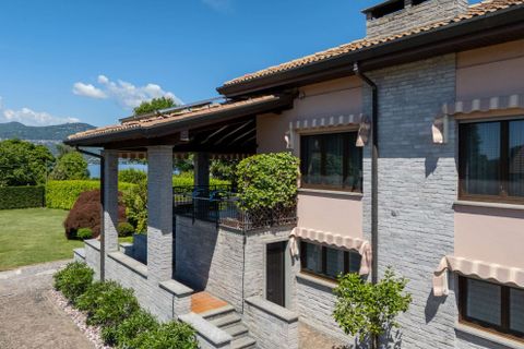 Villa a Ispra, Varese, Ispra - € 1.150.000 | Ref: W-02ZWAV-942771 - foto 12