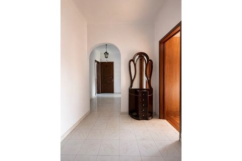 Lejlighed i Carnaxide, Lisbon, Carnaxide - € 388.000 | Ref: LIVEST_HB_MP_02 - foto 2
