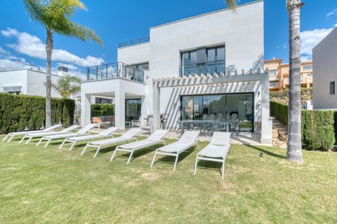 Villa i Estepona, Malaga, Estepona - € 1.390.000 | Ref: R5335486 - foto 1