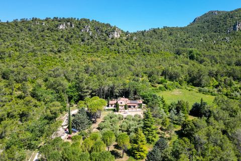 Villa i La Roquebrussanne, Var, La Roquebrussanne - € 1.260.000 | Ref: BVI80849 - foto 2