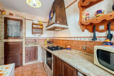 Villa a Benamocarra, Malaga, Benamocarra - € 339.000 | Ref: HN657 - foto 12