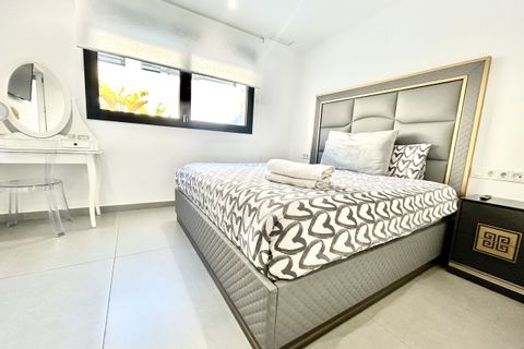 Villa a Los Balcones, Alicante, Los Balcones - € 849.950 | Ref: 764083 - foto 12