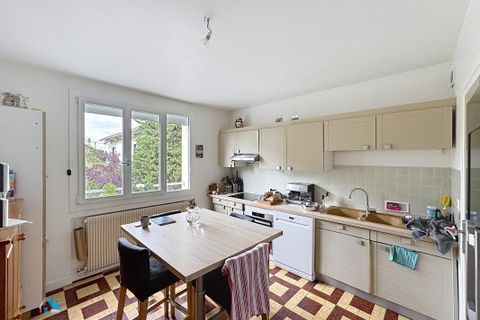 Villa a Clermont-Ferrand, Puy-de-Dome, Clermont-Ferrand - € 1.290/mes | Ref: 3678 - foto 2