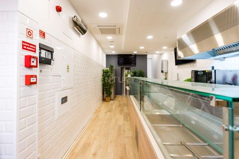 Erhvervsejendom i Amadora, Lisbon, Amadora - € 235.000 | Ref: C0483-01764 - foto 4