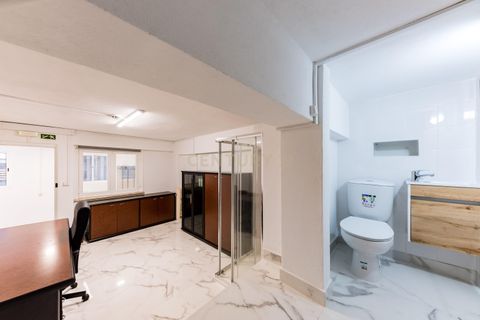 Erhvervsejendom i Amadora, Lisbon, Amadora - € 235.000 | Ref: C0483-01764 - foto 12