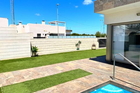 Villa i Punta Prima, Alicante, Punta Prima - € 555.000 | Ref: 770855 - foto 5