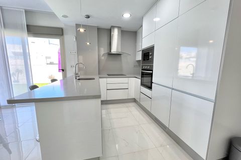 Villa i Punta Prima, Alicante, Punta Prima - € 555.000 | Ref: 770855 - foto 10