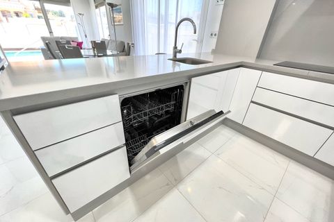 Villa i Punta Prima, Alicante, Punta Prima - € 555.000 | Ref: 770855 - foto 11