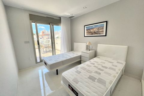 Villa i Punta Prima, Alicante, Punta Prima - € 555.000 | Ref: 770855 - foto 23