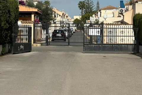 Villa i Playa Flamenca, Alicante, Playa Flamenca - € 540.000 | Ref: 770846 - foto 8