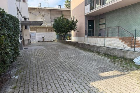 Apartament a Alba Adriatica, Teramo, Alba Adriatica - € 4.000/mes | Ref: E03/AE - foto 3