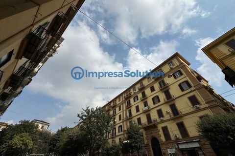 Villa i Naples, Naples, Naples - € 300.000 | Ref: Stazione.b - foto 1