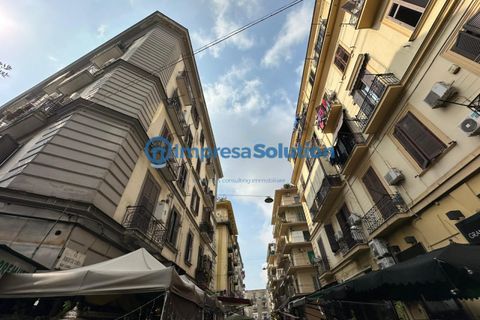 Villa i Naples, Naples, Naples - € 300.000 | Ref: Stazione.b - foto 4