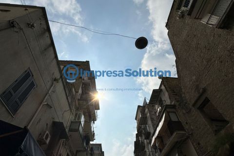Villa i Naples, Naples, Naples - € 300.000 | Ref: Stazione.b - foto 7