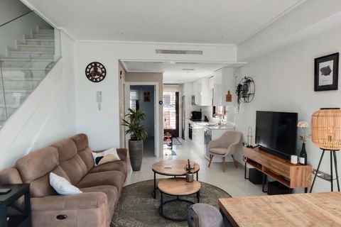 Villa a Torrevieja, Alicante, Torrevieja - € 330.000 | Ref: C797/3390 - foto 2
