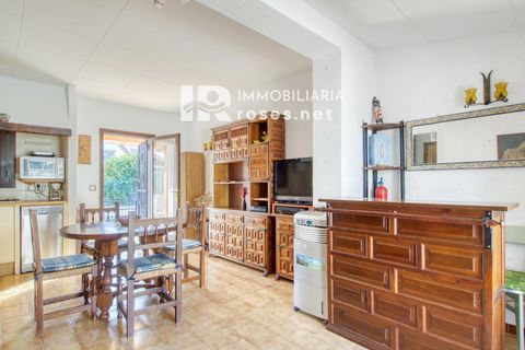 Villa a Roses, Gerona, Roses - € 235.000 | Ref: 3735 - foto 6