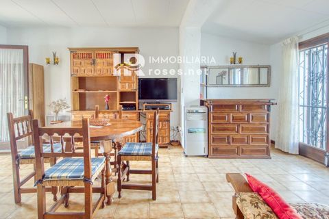 Villa a Roses, Gerona, Roses - € 235.000 | Ref: 3735 - foto 7