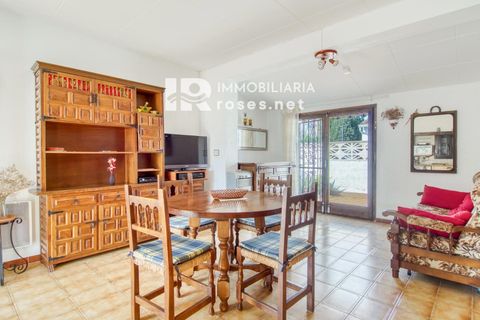 Villa a Roses, Gerona, Roses - € 235.000 | Ref: 3735 - foto 9