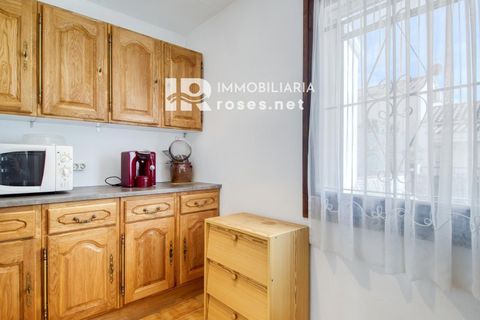 Villa a Roses, Gerona, Roses - € 235.000 | Ref: 3735 - foto 14