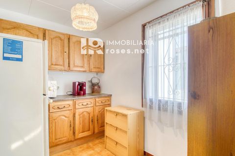 Villa a Roses, Gerona, Roses - € 235.000 | Ref: 3735 - foto 16