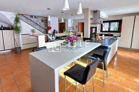 Villa i Mouans-Sartoux, Alpes-Maritimes, Mouans-Sartoux - € 1.090.000 | Ref: 86837312 - foto 1