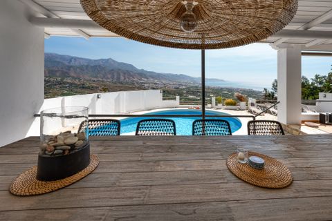 Villa i Nerja, Malaga, Nerja - € 1.250.000 | Ref: MNO2517 - foto 22