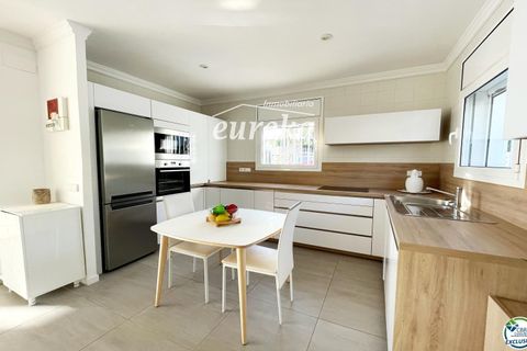 Villa a Roses, Gerona, Roses - € 765.000 | Ref: 2514 - foto 9