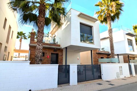 Villa i Cabo Roig, Alicante, Cabo Roig - € 450.000 | Ref: 6-65232/75599 - foto 38