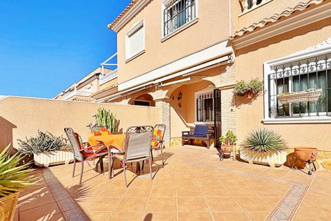 городской дом в Orihuela Costa, Alicante - фотография 3