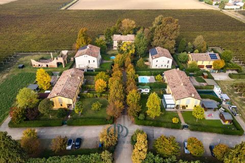 Villa i Rubiera, Reggio Emilia, Rubiera - € 890.000 | Ref: 86663992 - foto 1