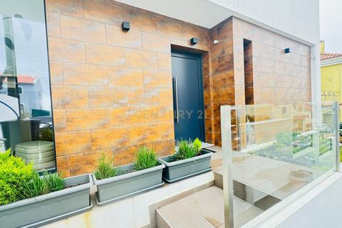 Villa en Odivelas, Lisbon, Odivelas - € 712.000 | Ref: C0221-03867 - photo 1