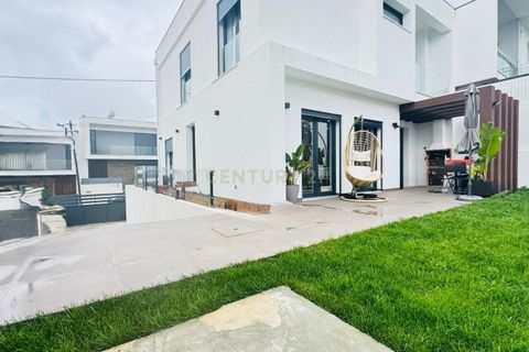 Villa en Odivelas, Lisbon, Odivelas - € 712.000 | Ref: C0221-03867 - photo 42
